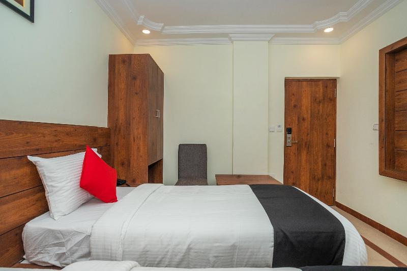 Capital O 13184 Savi International Hotel Bangalore Bagian luar foto